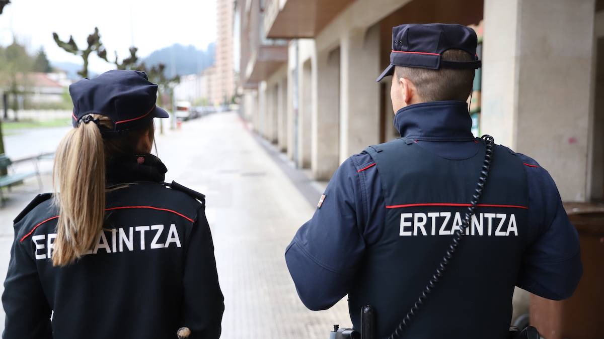 Ertzain bat zauritu dute Arrasateko taberna batean egondako borrokan
