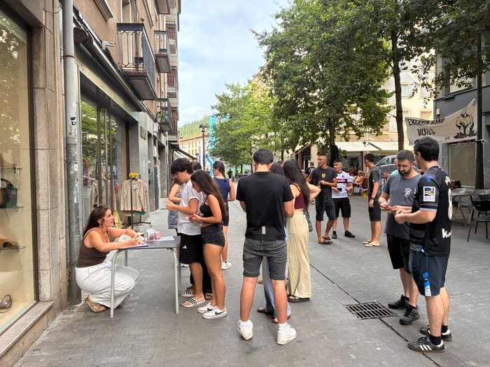 Gazte bazkariko txartelak Portasoleko jaietan ere izango dira salgai