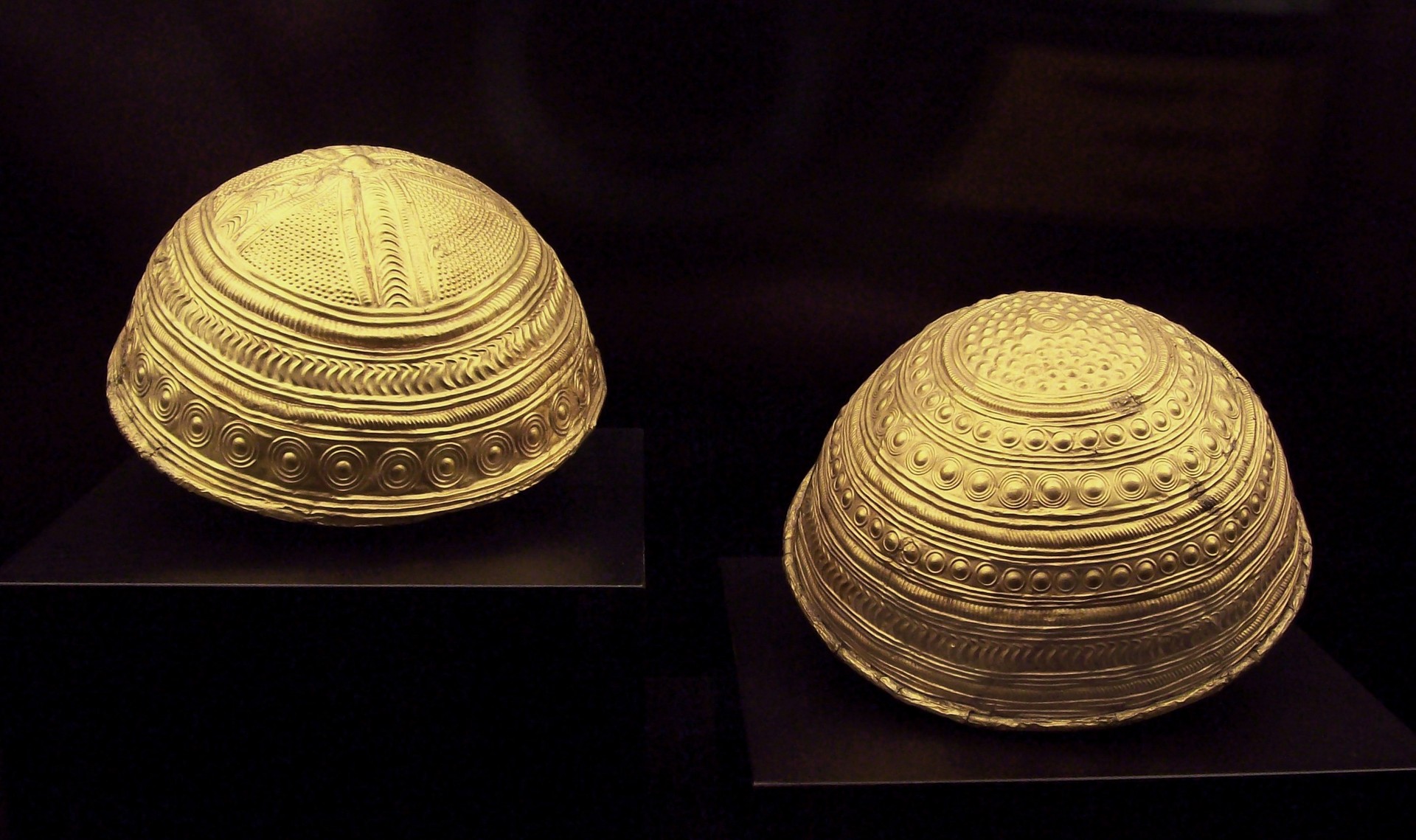 Arkeologia Museo Nazionalean hilabeteko pieza izendatu dituzte Axtrokiko ontziak