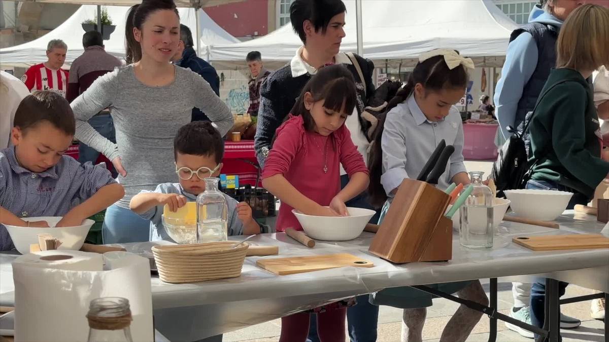 Karapaixoa egiten ikasten ibili dira arrasatearrak asteburuan