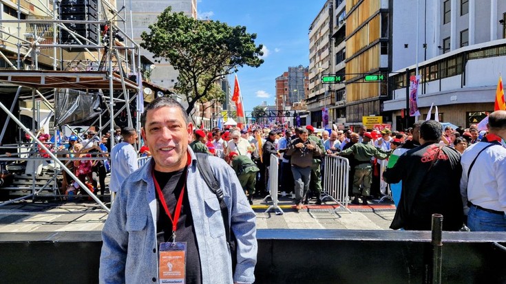 Ezker Anitza-IUk 1.000 euroko dohaintza egin dio Harremani, Venezuelako kaltetuentzat