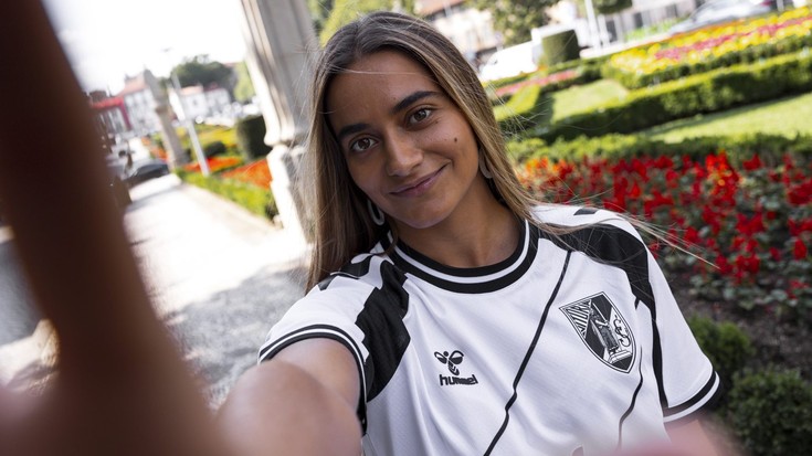 Elene Errasti Portugaleko futbolera doa, Vitoria Guimaraesek fitxatuta