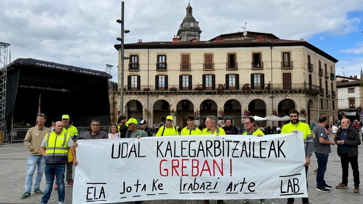 Lantalde bat eratu da kale-garbitzaileen egutegia lantzeko eta gatazka bideratzeko