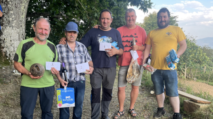 Zabaleta auzoko bolo txapelketa jokatu dute