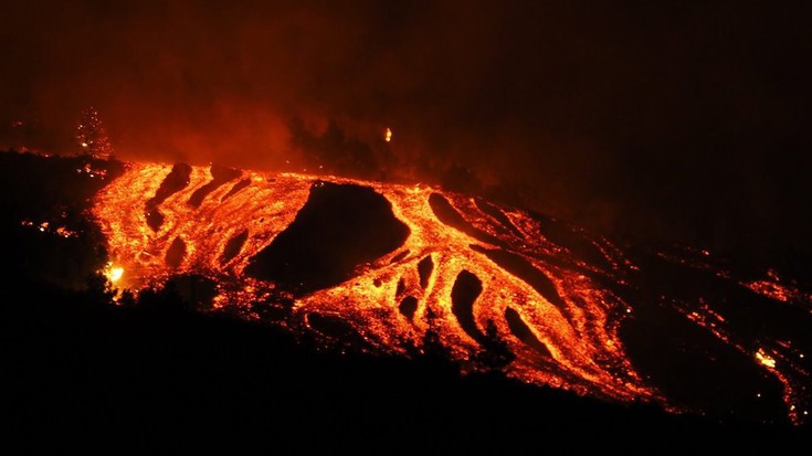 La Palma: batzuentzat ikuskizun hipnotiko eta besteentzat amesgaizto