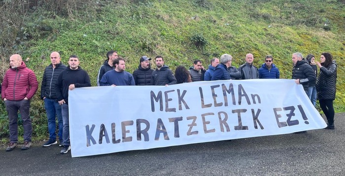 MEK Lemak bost langile kaleratu dituela salatu du Langile Batzordeak