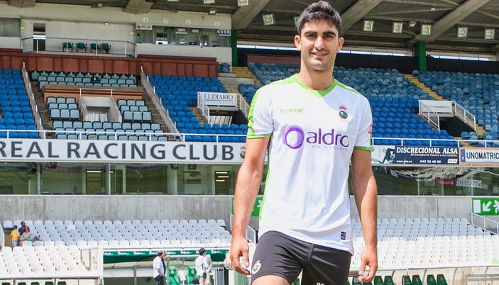 Iñaki Olaortua, pozik, Racing-en egindako denboraldiarekin
