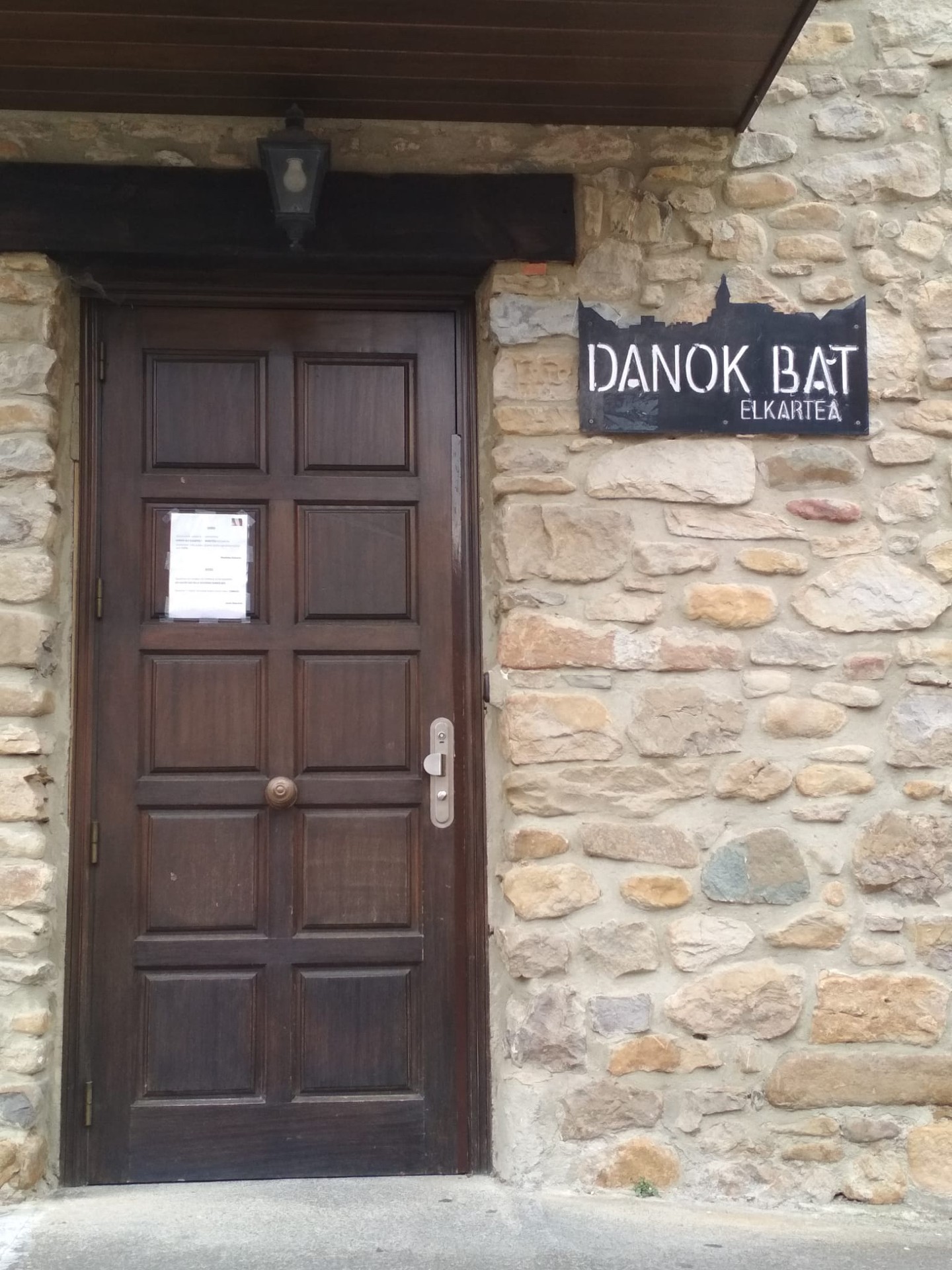 Herriko elkarte gastronomikoak itxita daude