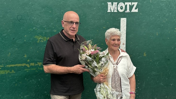 Maria Melgar eta Jose Maria Romaratezabala omendu dituzte Eskoriatzako jubilatuen bazkarian