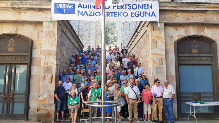 Zaintza-eskubidearen bueltako hainbat aldarrikapen egin dituzte Bergarako erretiratu eta pentsiodunek