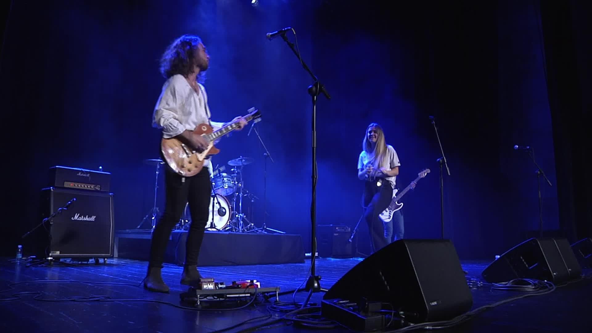 The Mood Rings taldearen rock & roll pieza landuak Seminarixoan