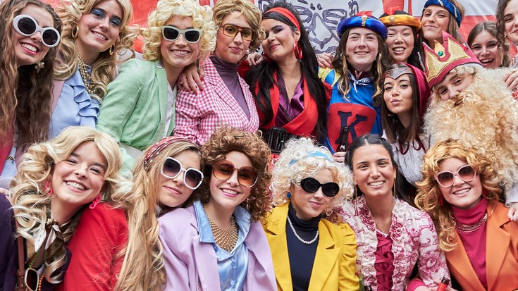 Aretxabaletako Aratusteetako kaleko giroa