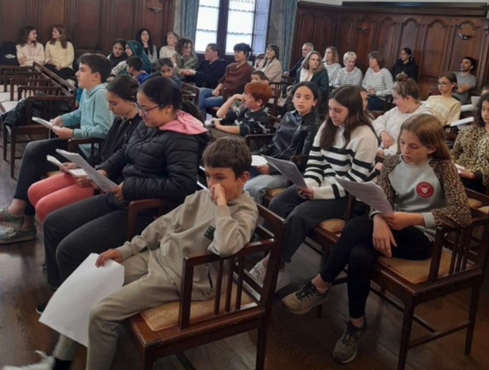 Ikasleek Eskolako Agenda 2030en ondorioak aurkeztu dituzte osoko bilkuran