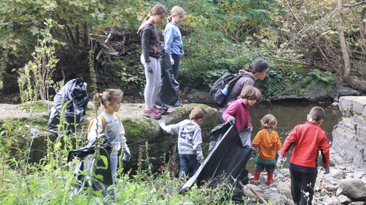 Errekak garbitzeko auzolanak emandakoarekin pozik