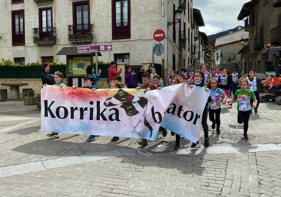 Korrika Txikiak eta herri-afariak aurreko uneak girotzeko