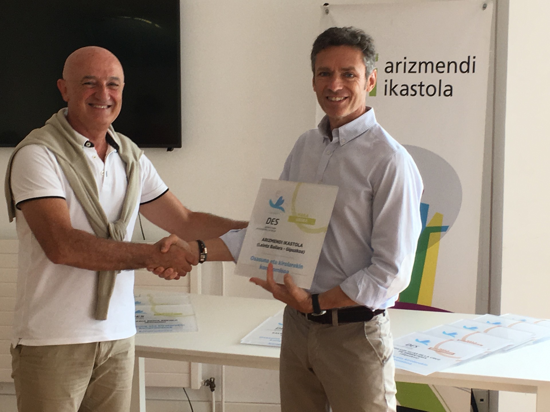 Osasunarekin eta kirolarekin duen konpromisoagatik urrezko diploma lortu du Arizmendi ikastolak