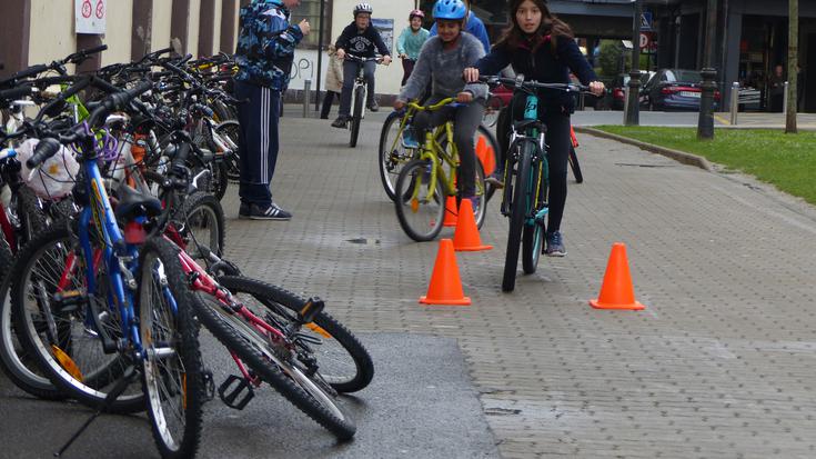 Bizikleta astean bikain aritu dira Bergarako gaztetxoak