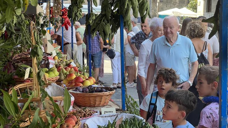 Feria bai, baina "ekoizle talde baten" eskutik