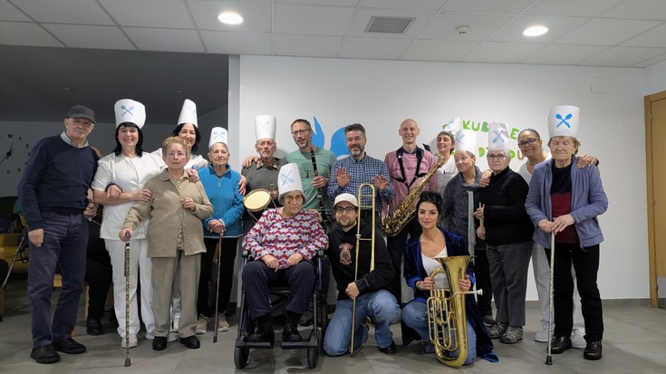 Danborradaz gozatu dute Bergarako Eguneko Zentroan