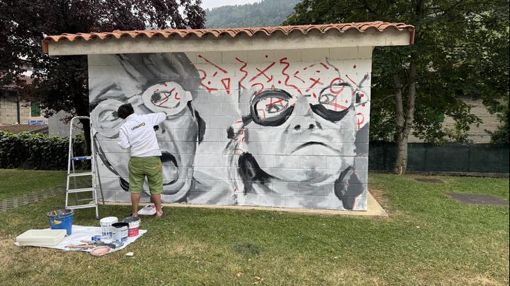 'Ikusgarriak Gara' egitarauaren barruan mural-margotzea egin dute Arrasaten