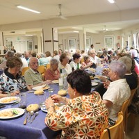 Pentekosteak: martitzena, Umeen eta Helduen Eguna