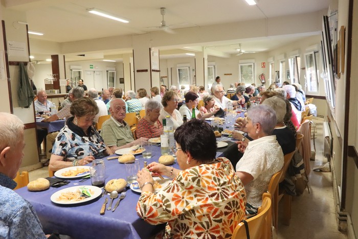 Pentekosteak: martitzena, Umeen eta Helduen Eguna