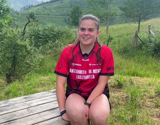 Alazne Lozano: igerilaria eta mendi lasterkaria