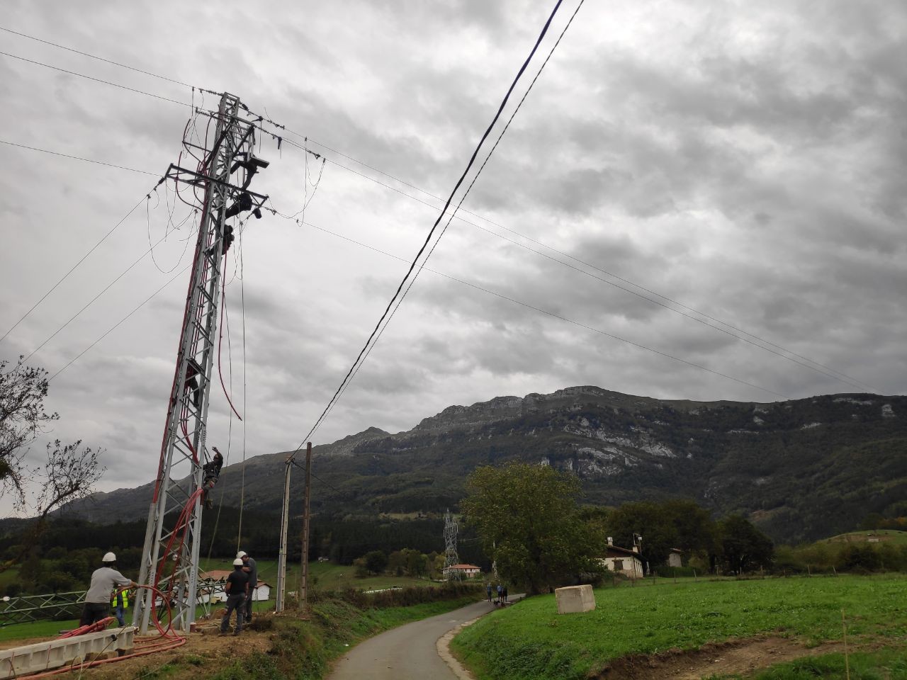 Bukatzear dituzte Murgia auzoko transformadorea aldatzeko lanak