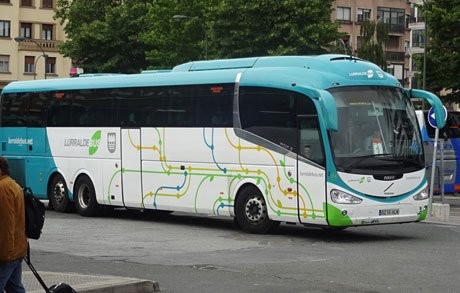 Autobus zerbitzu berezia jaietarako, egubakoitzean eta zapatuan