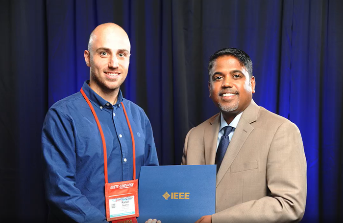 Ikerlanek ikerketa artikulu onenaren saria jaso du IEEE kongresuan