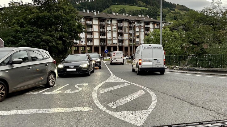 Bi aldiz moztuko dute trafikoa Bergarako erdigunean datozen egunetan