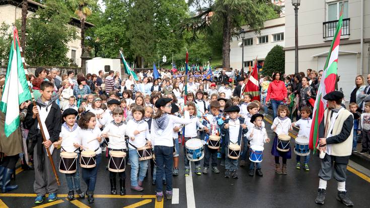 Irailaren 3an hasiko dira San Martin jaietako umeen danborradarako entseguak 