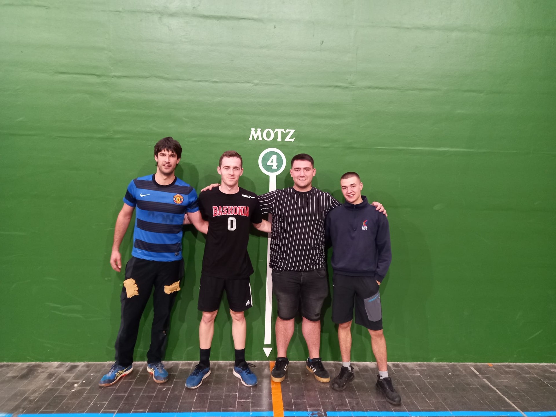 Lagun arteko pilota finalak jokatuko dituzte gaur arratsaldean