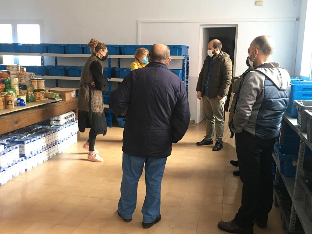 Caritasekin hitzarmena berritu du Bergarako udalak