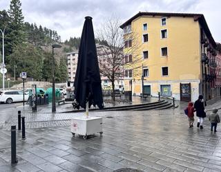 Hotza eta euria iragarri ditu Euskalmetek gaurko