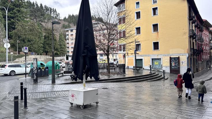 Hotza eta euria iragarri ditu Euskalmetek gaurko