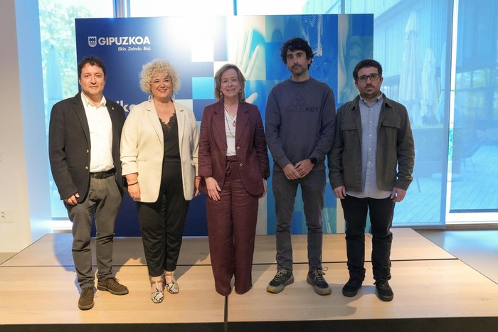 Gipuzkoako Foru Aldundiak "zaintza komunitarioen eredua sendotu" du