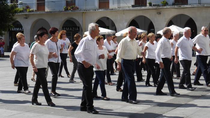'Dantzastea': plaza dantzak, rueda cubana eta euskal dantzak