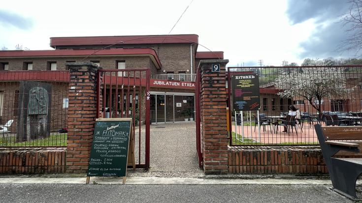 Bergarako San Joxepe erretiratu elkarteko taberna urtarrilaren 12an irekitzea espero dute