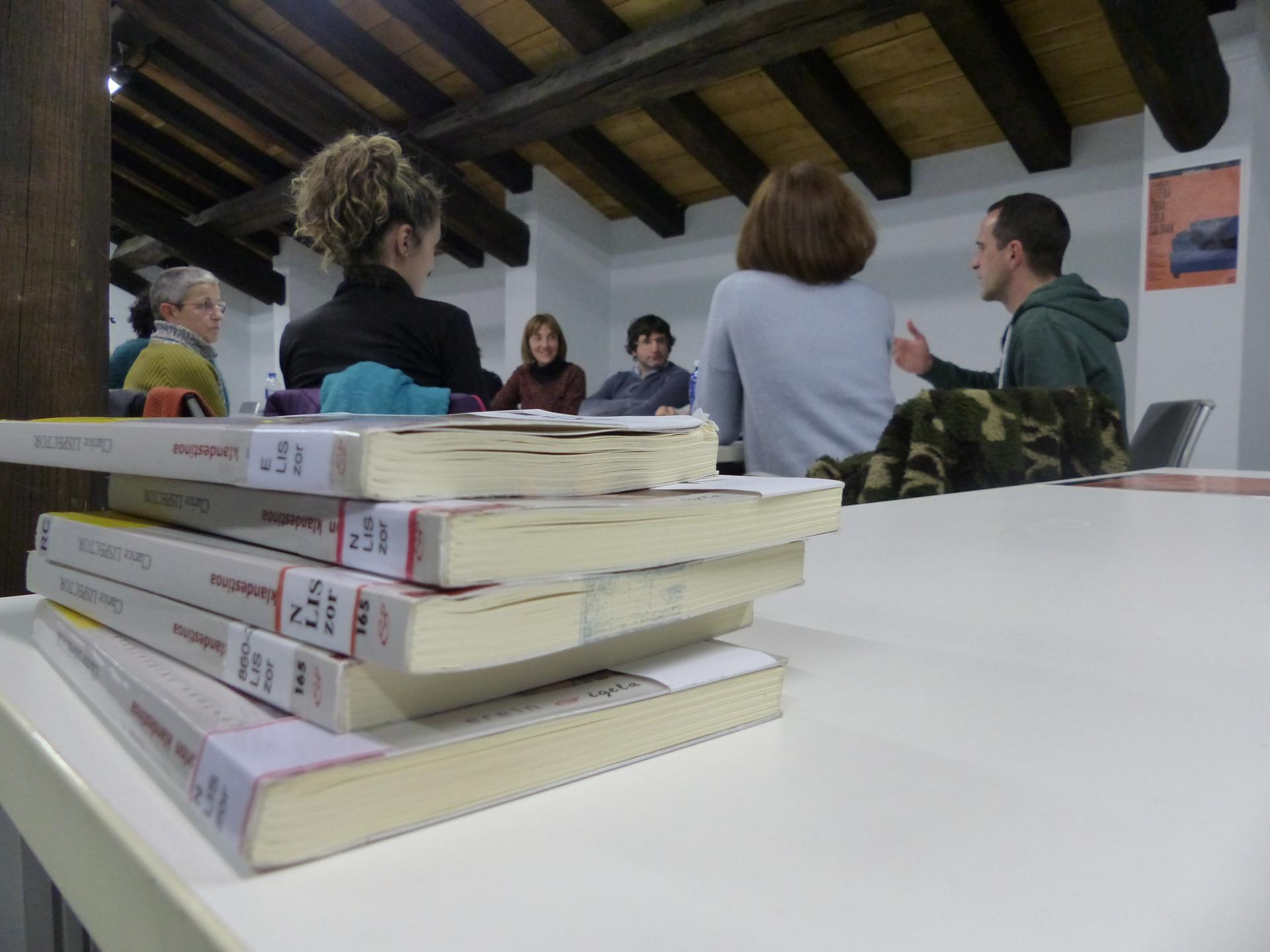 Maiatzera bitarteko jarduerak aurkeztu ditu Arrasateko Bibliotekak