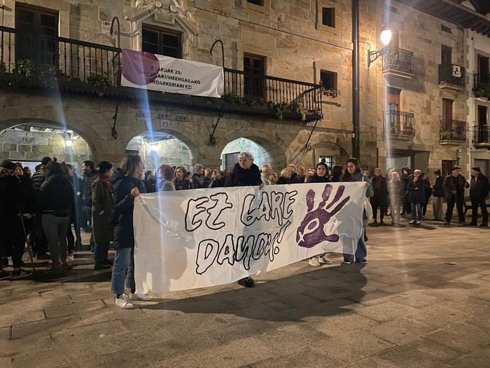 Elkarretaratzeaz gain, dokumentala eta hitzaldia