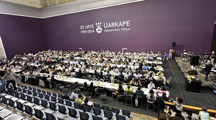 Ordubetean agortu dira Korrikako kantu afarirako sarrerak