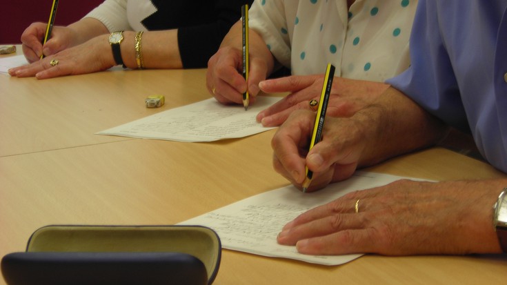 Alzheimerra dutenei zuzendutako tailerra Arrasaten, Afagik gidatuta