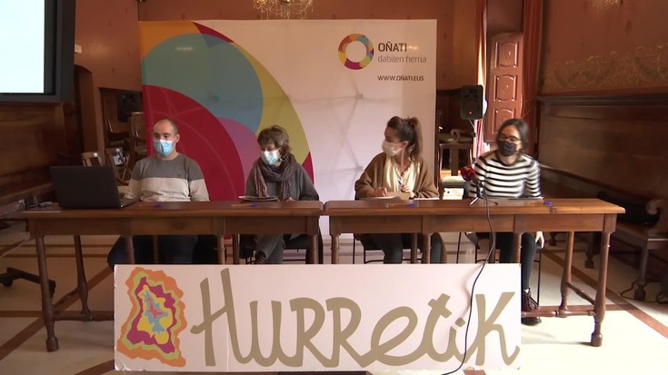 'Hurretik' proiektuarekiko konpromisoa berretsi dute Oñatiko Udalak eta herriko ikastetxeek