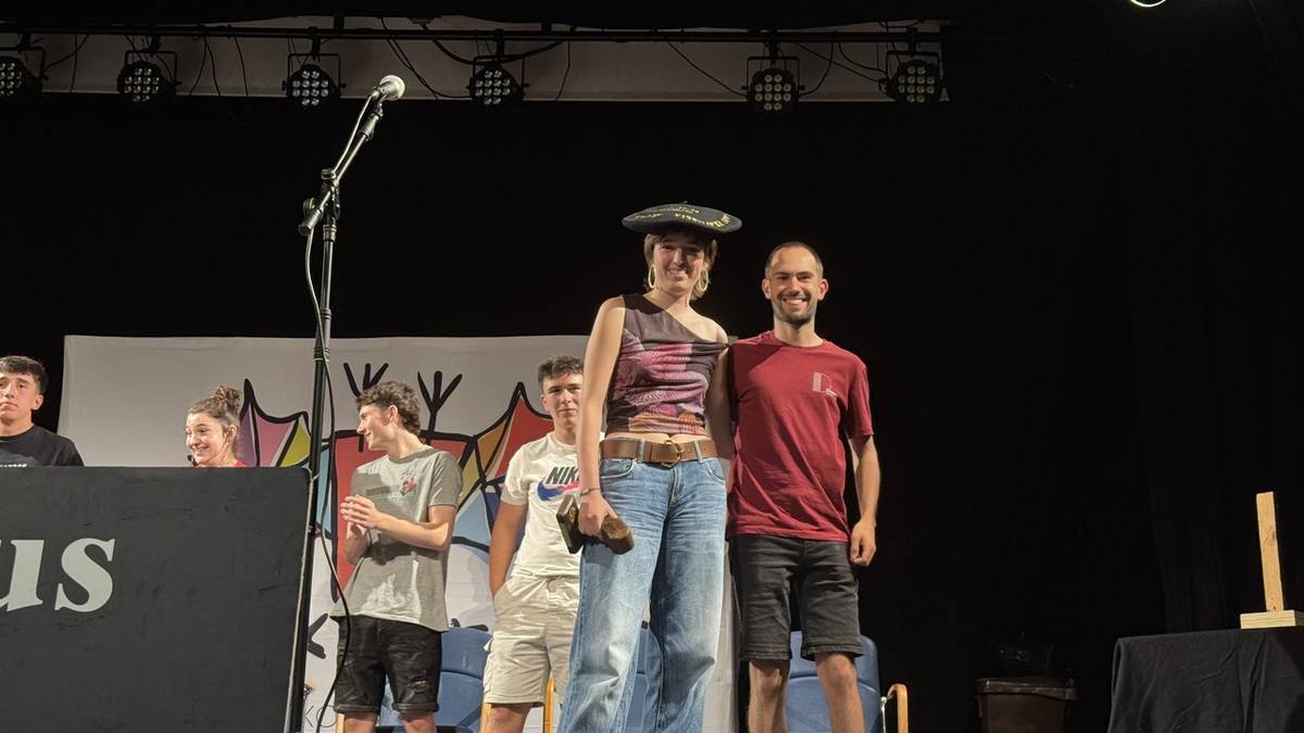 Maia Ortiz de Zarate nagusi Arabako Eskolarteko bertsolari txapelketan