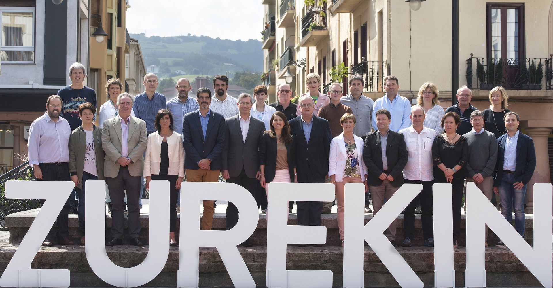 Eskualdeko alkate jeltzaleak Egibarrekin Zarautzen