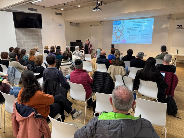 Solasaldia: Kulturartekotasunaren eta euskararen erronka Eskoriatzan