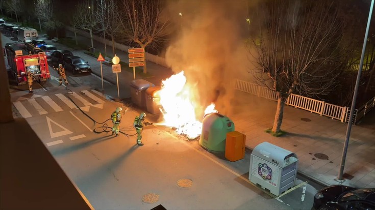 280 edukiontzi erre dira bailaran 2021etik hona, eta kalte ekonomikoa 306.000 eurokoa izan da