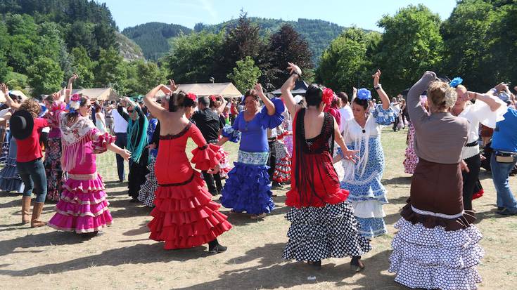 Errozioko ama birjina gurtzeko erromeria Arruena parkean