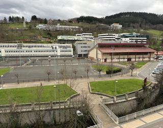 Iturripeko eraikinak bota egingo dituzte kiroldegi berria egiteko